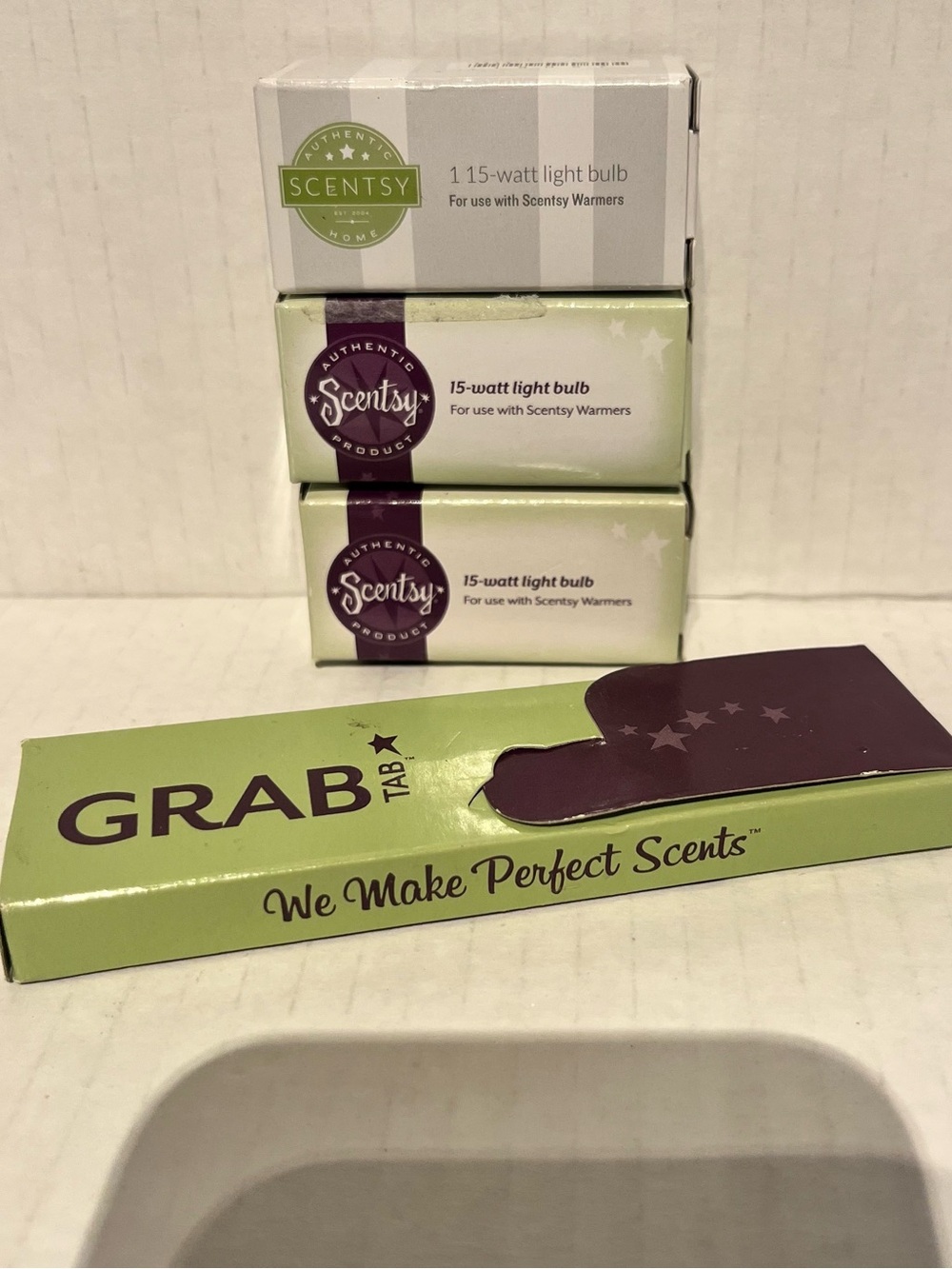 Scentsy 15-Watt Replacement Light Bulbs (3) & Grab Tab (16) for Mini warmer